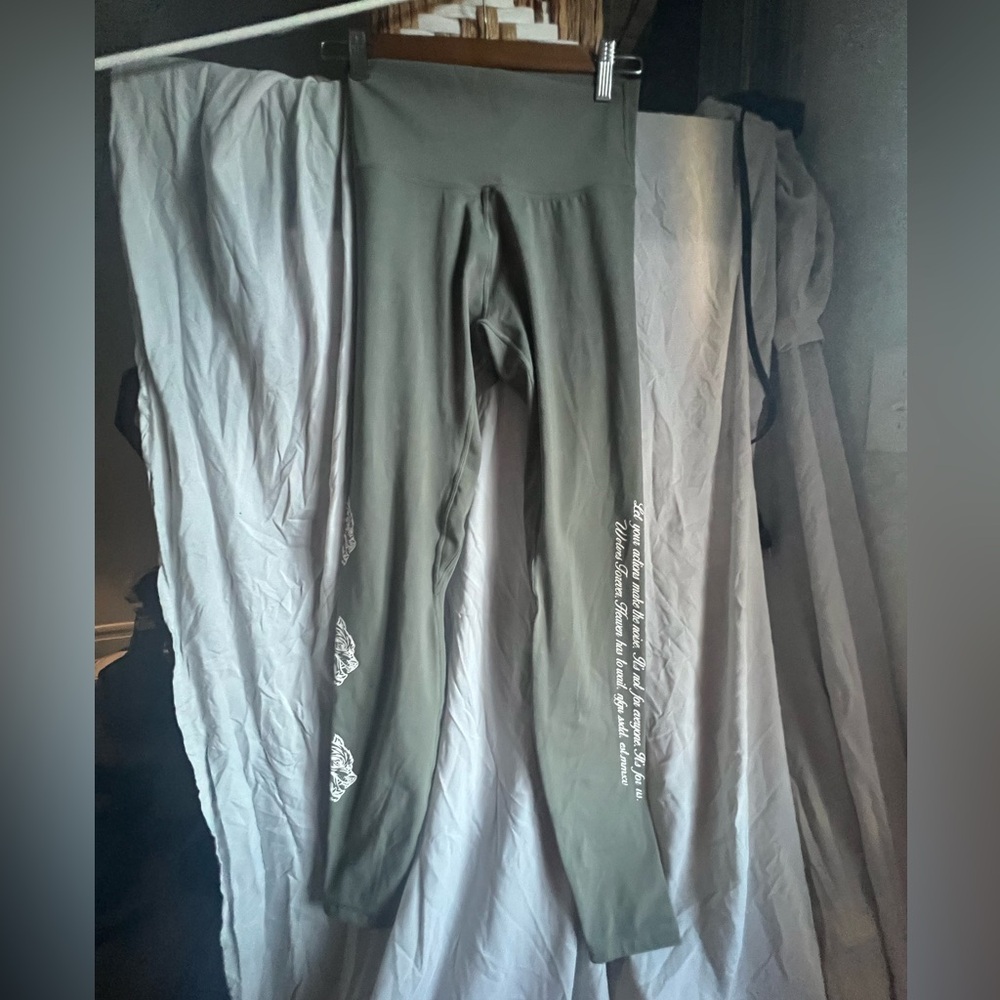 Light green darc sport leggings.